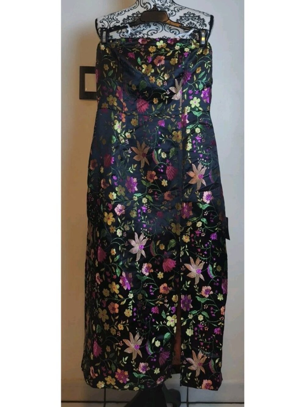 Lulus Size Small Black Satin Floral Jacquard Strapless Midi Dress NWT Metallic - Picture 4 of 16
